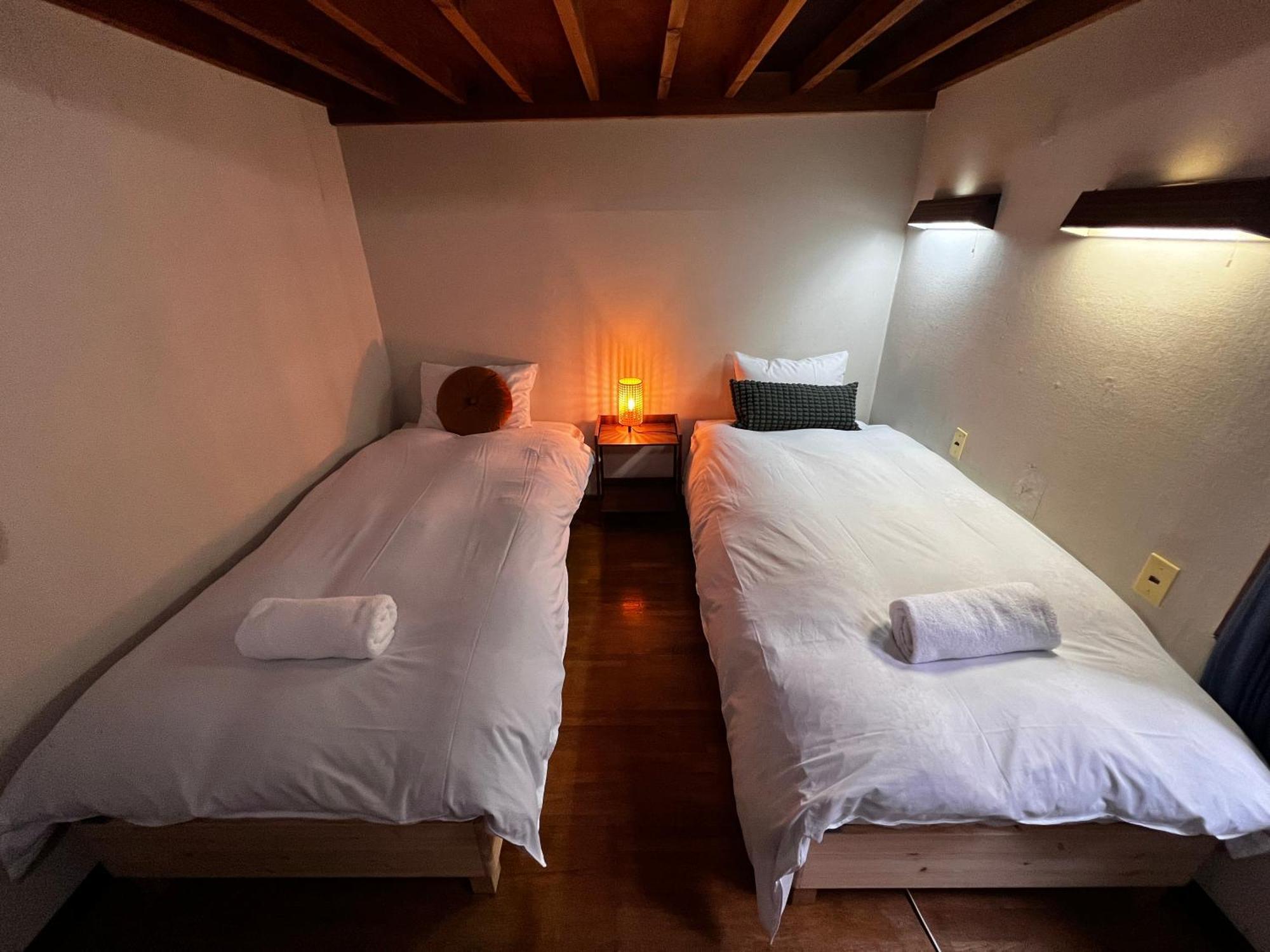 Sneaky Peaks Hotel Hakuba Bagian luar foto