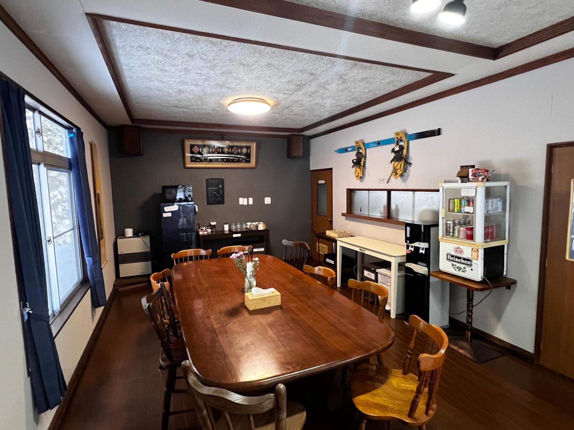 Sneaky Peaks Hotel Hakuba Bagian luar foto